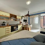 Lungomare 2 Locali Sul Mare Con A/c 아파트 *