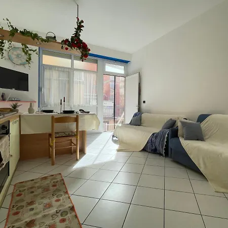 [lungomare] 2 Locali Sul Mare Con A/c Borghetto Santo Spirito