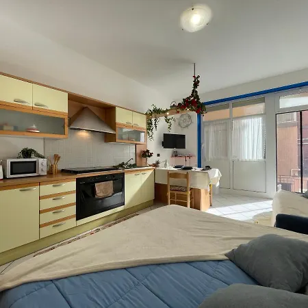 Lungomare 2 Locali Sul Mare Con A/c Апартаменты *