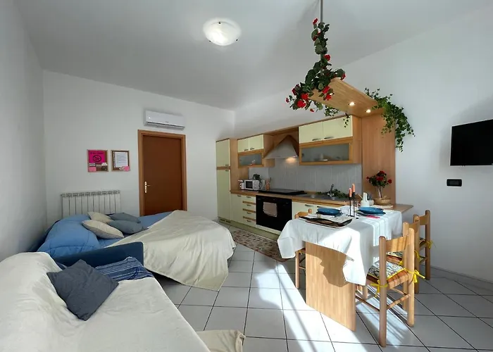 Lungomare 2 Locali Sul Mare Con A/c Borghetto Santo Spirito