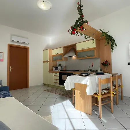 Appartamento Lungomare 2 Locali Sul Mare Con A/c