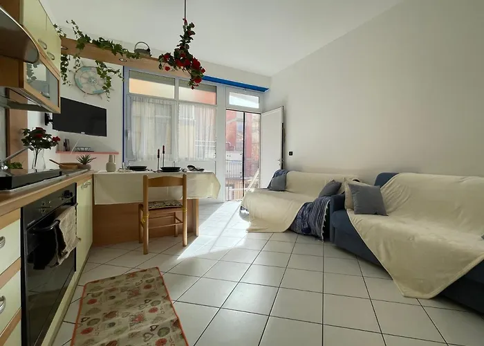 Lungomare 2 Locali Sul Mare Con A/c Borghetto Santo Spirito