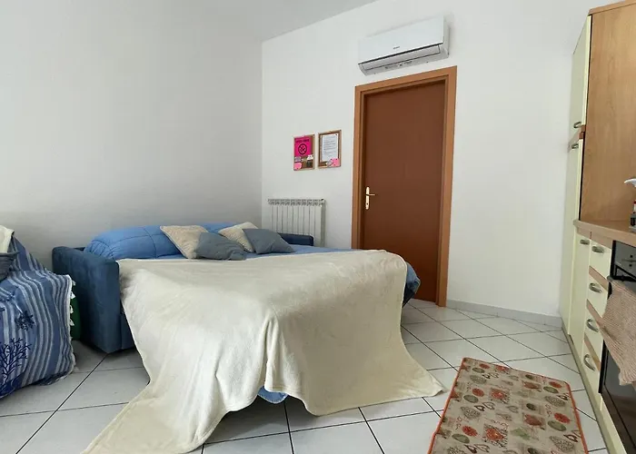 Lungomare 2 Locali Sul Mare Con A/c Borghetto Santo Spirito
